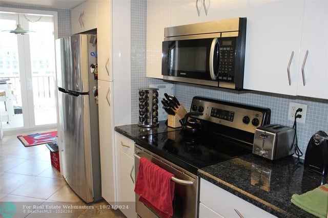 3 of 16 - 2881 Ne 33rd Ct 9e, Fort Lauderdale, FL