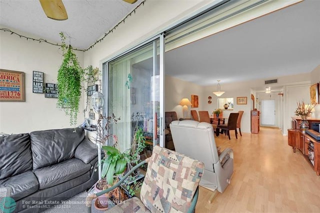 5 of 32 - 9621 Sunrise Lakes Blvd 301, Sunrise, FL