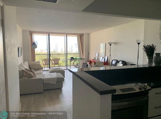4 of 14 - 20301 W Country Club Dr 2025, Aventura, FL