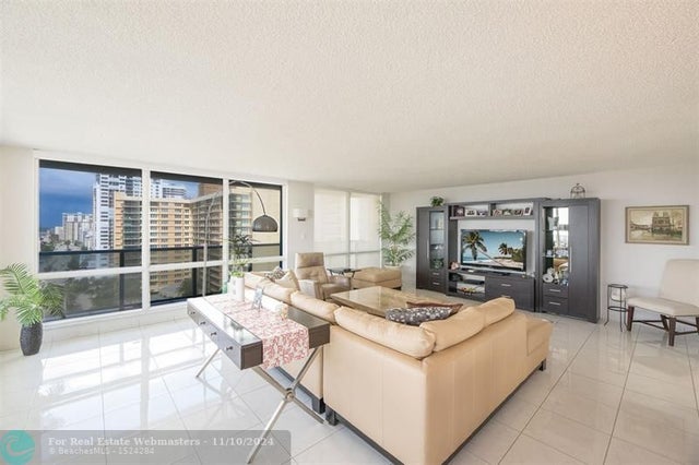 3 of 39 - 2751 S Ocean Dr 1401n, Hollywood, FL
