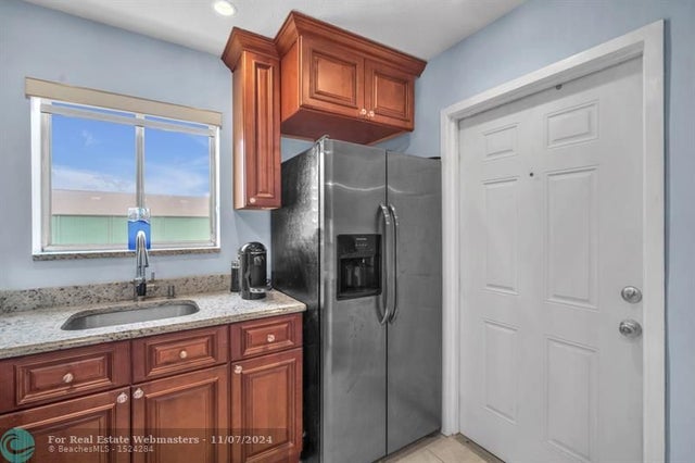3 of 13 - 200 Waterway Dr 309, Lantana, FL