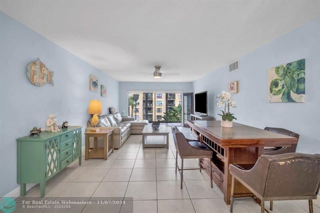 4 of 13 - 200 Waterway Dr 309, Lantana, FL