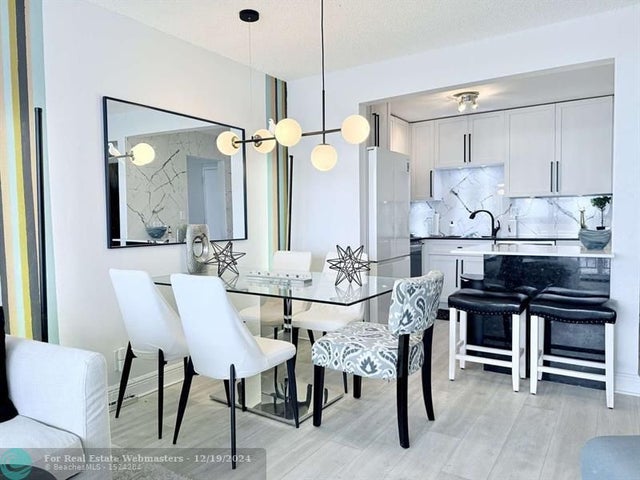 4 of 24 - 1830 Embassy Dr 612, West Palm Beach, FL