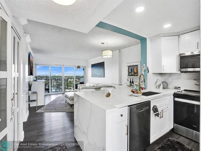 1 of 26 - 801 S Federal Hwy 1004, Pompano Beach, FL