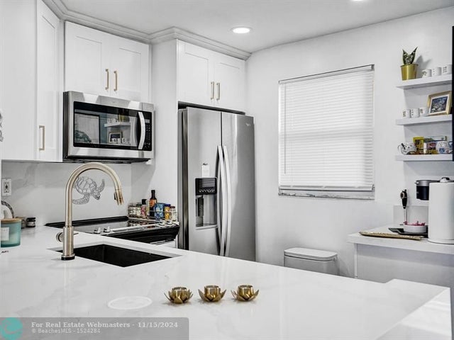 4 of 26 - 801 S Federal Hwy 1004, Pompano Beach, FL