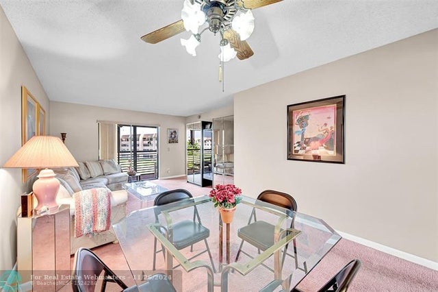 3 of 38 - 10101 Sunrise Lakes Blvd 305, Sunrise, FL