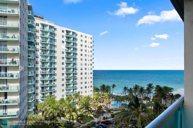 4 of 25 - 4001 S Ocean Dr 8e, Hollywood, FL