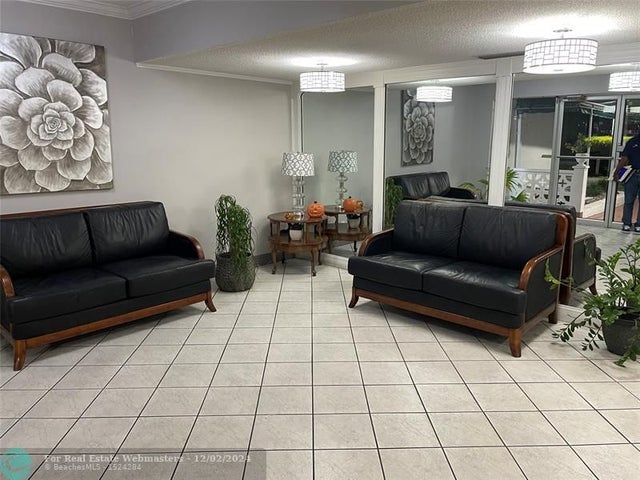 2 of 4 - 4751 Nw 21st St 500, Lauderhill, FL