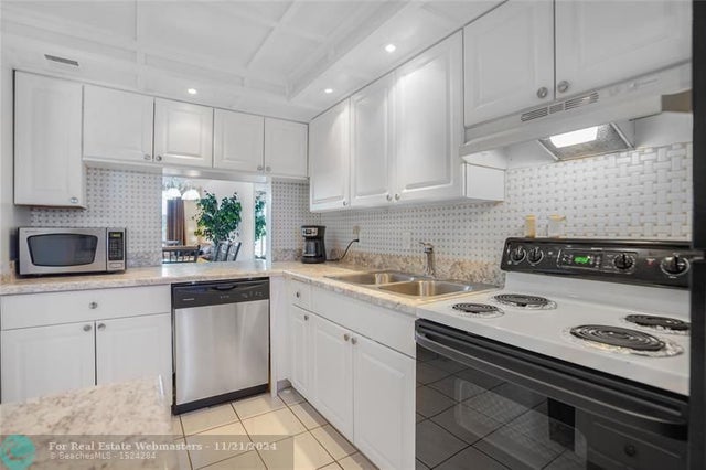 3 of 35 - 4502 N Federal Hwy 317b, Lighthouse Point, FL