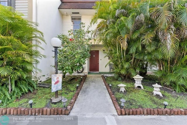 2 of 33 - 3320 Simms St 11c, Hollywood, FL