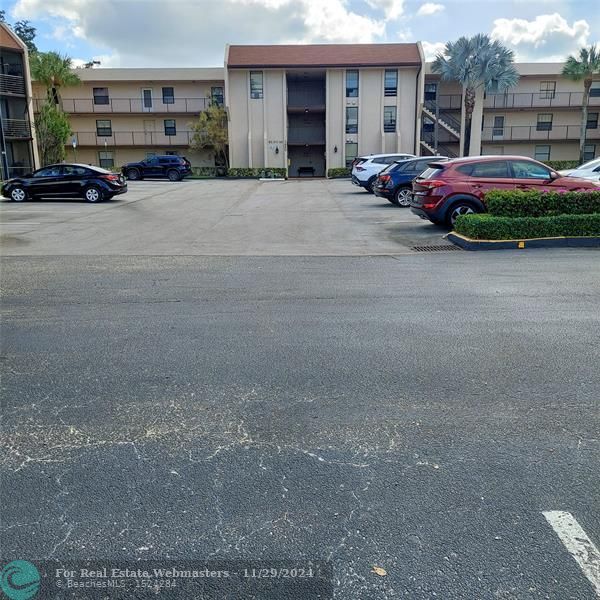 7950 W Mcnab Rd 124, Tamarac