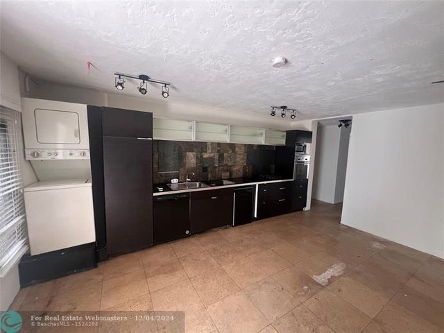 2 of 11 - 919 Michigan Ave 3, Miami Beach, FL