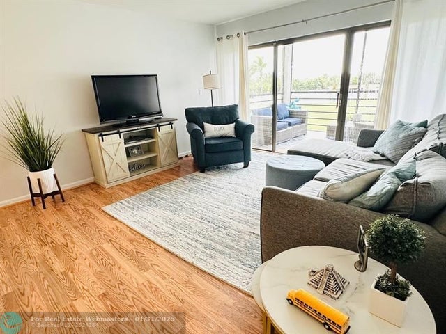 3 of 32 - 9300 Sw 8th St 214, Boca Raton, FL