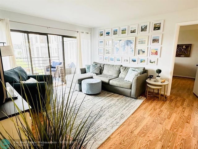 4 of 32 - 9300 Sw 8th St 214, Boca Raton, FL