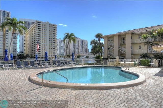 2600 Diana 114, Hallandale