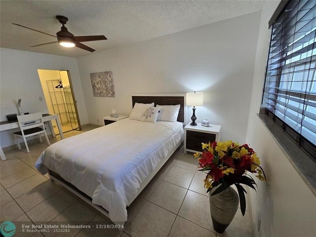 5 of 16 - 375 Sw 56th Ave 215, Margate, FL