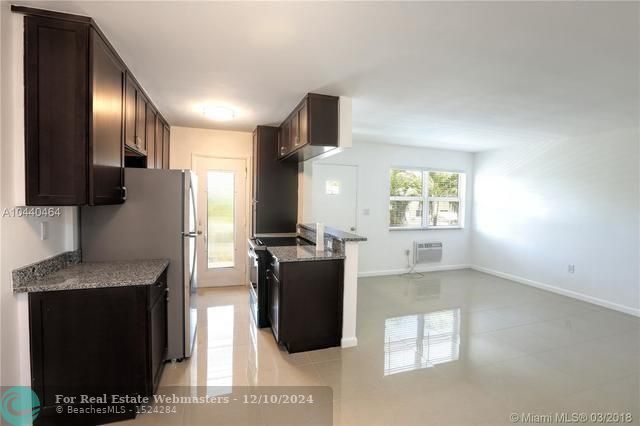 4 of 13 - 1820 Venice Park Dr 205, North Miami, FL