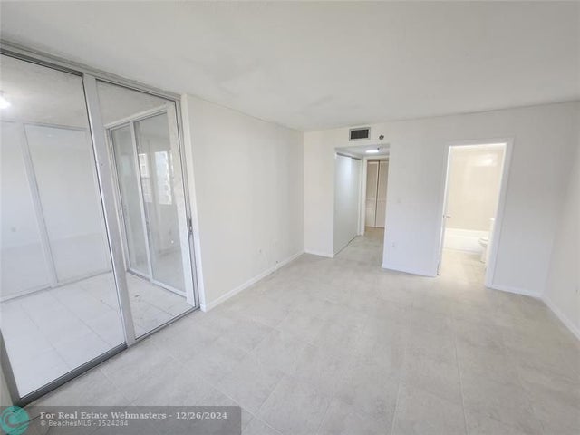 2 of 15 - 17890 W Dixie Hwy 619, North Miami Beach, FL