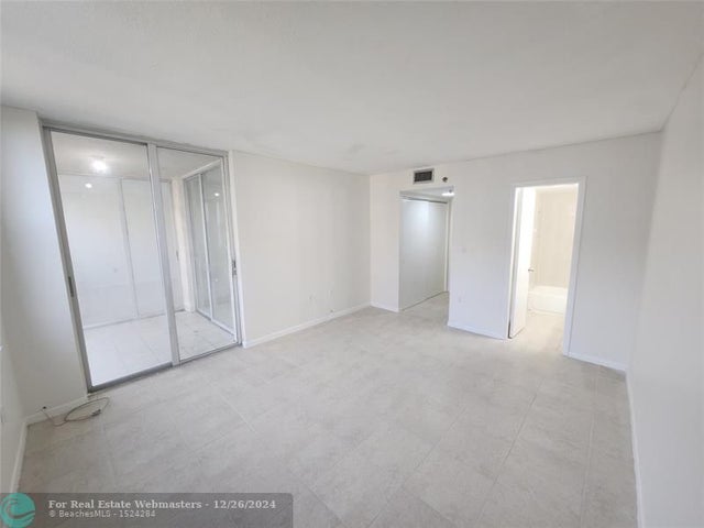 3 of 15 - 17890 W Dixie Hwy 619, North Miami Beach, FL