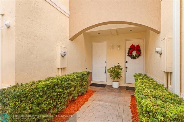 2 of 21 - 7440 Willow Grove Pl, Davie, FL