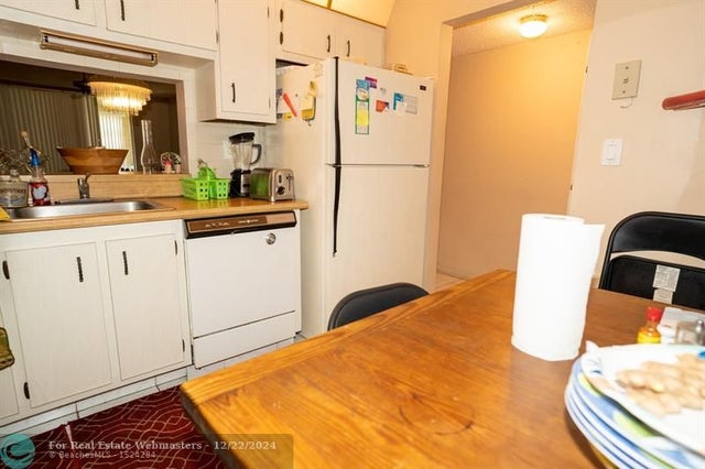 2 of 14 - 2860 Somerset Dr 214k, Lauderdale Lakes, FL