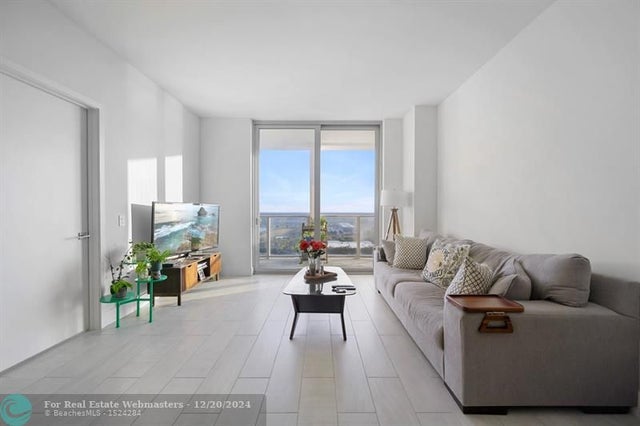 3 of 40 - 2000 Metropica Way 2407, Sunrise, FL