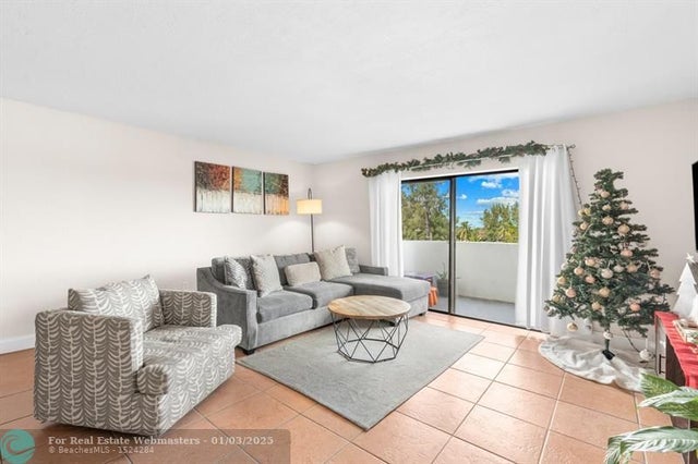 4 of 29 - 130 S Shore Dr A4, Miami Beach, FL