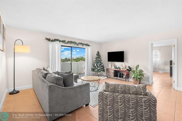 5 of 29 - 130 S Shore Dr A4, Miami Beach, FL