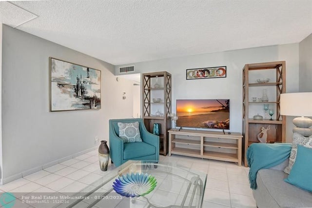 3 of 67 - 204 Burgundy E 204, Delray Beach, FL