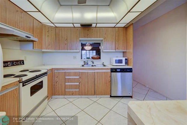 3 of 28 - 2101 Lucaya Bnd E4, Coconut Creek, FL