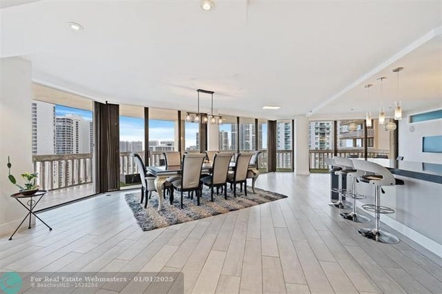 5 of 30 - 19355 Turnberry Way 16gr, Aventura, FL
