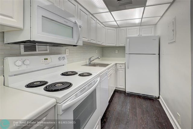 3 of 22 - 1000 West Ave 1405, Miami Beach, FL