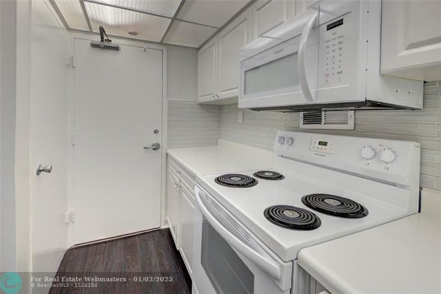 4 of 22 - 1000 West Ave 1405, Miami Beach, FL