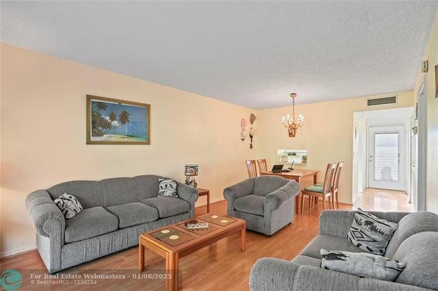 1 of 43 - 3001 Nw 46th Ave 404, Lauderdale Lakes, FL