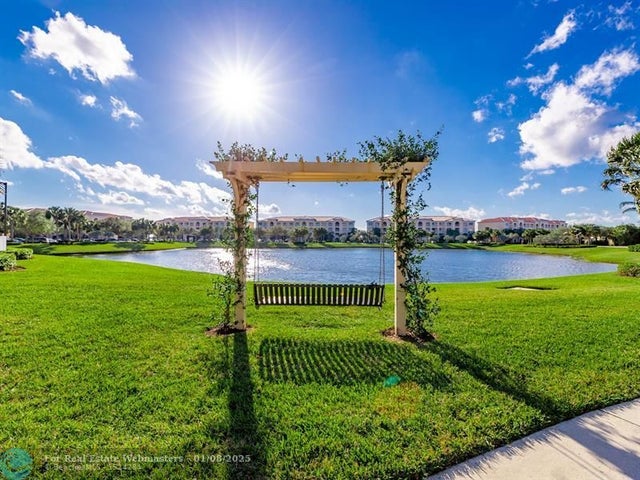 2 of 45 - 14 Harbour Isle Dr Ph4, Fort Pierce, FL