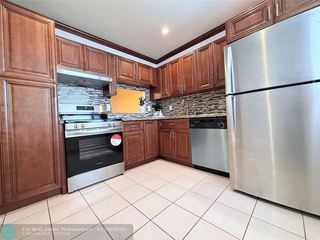 1 of 21 - 3090 Holiday Springs Blvd 301, Margate, FL