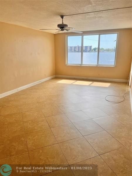 3 of 12 - 1000 Ne 191st St 25, Miami, FL