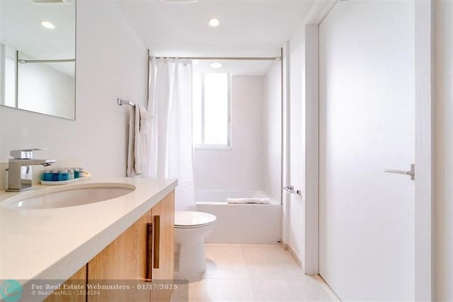 4 of 11 - 1100 100th St 502, Bay Harbor Islands, FL