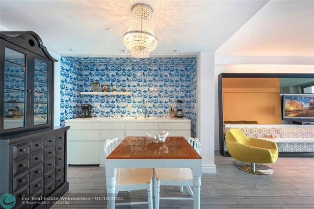 3 of 20 - 1100 West Ave 1010, Miami Beach, FL