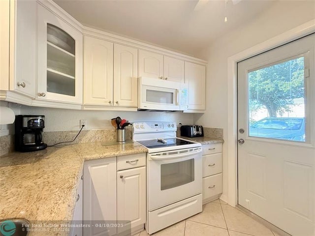 4 of 63 - 5151 W Oakland Park Blvd 110, Lauderdale Lakes, FL
