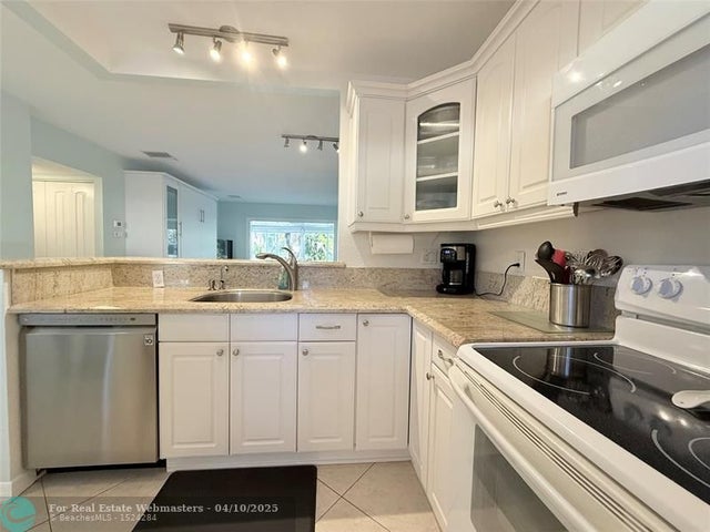 5 of 63 - 5151 W Oakland Park Blvd 110, Lauderdale Lakes, FL