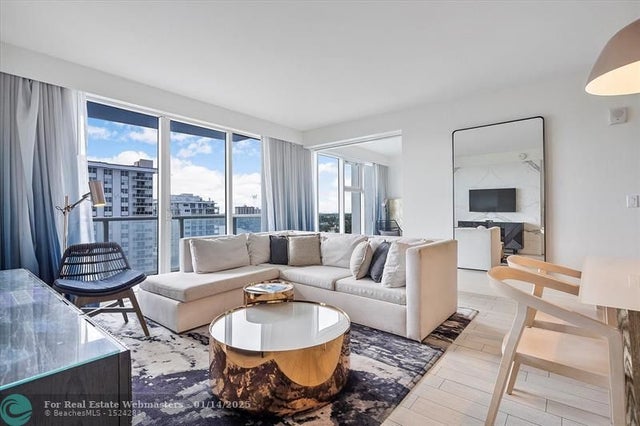 3 of 33 - 3101 Bayshore Dr 905, Fort Lauderdale, FL