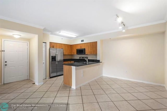 4 of 37 - 6492 Emerald Dunes Dr 208, West Palm Beach, FL