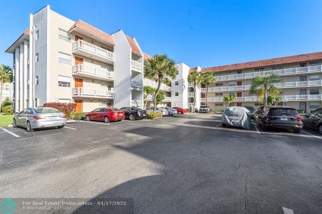 2 of 32 - 3551 Inverrary Dr 404, Lauderhill, FL