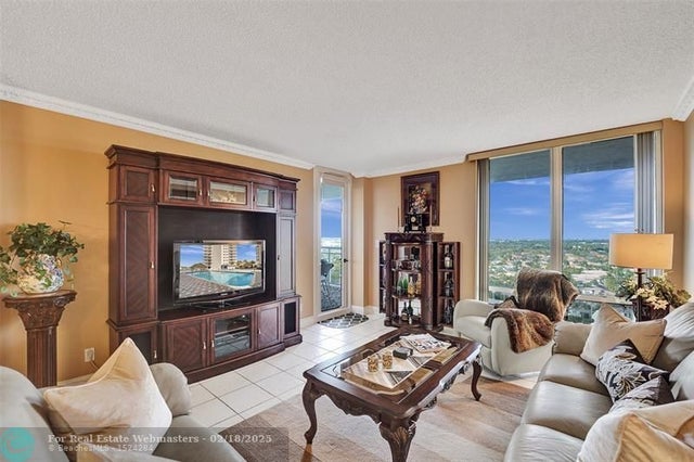 4 of 38 - 1600 S Ocean Drive 18b, Hollywood, FL