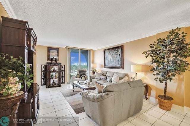5 of 38 - 1600 S Ocean Drive 18b, Hollywood, FL