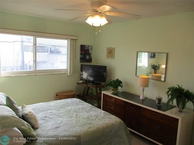 4 of 37 - 2100 Ne 38th Street 217, Lighthouse Point, FL