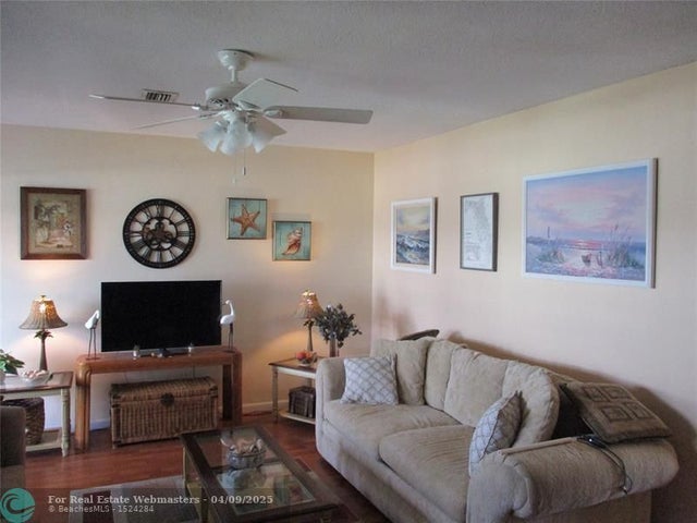 5 of 37 - 2100 Ne 38th Street 217, Lighthouse Point, FL
