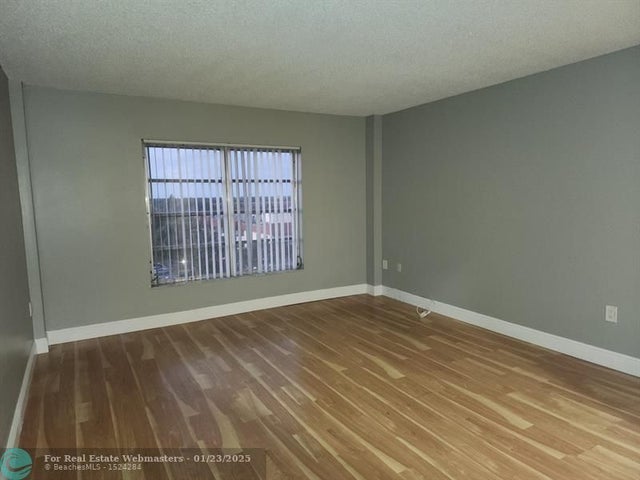 5 of 11 - 4174 Inverrary Dr 811, Lauderhill, FL