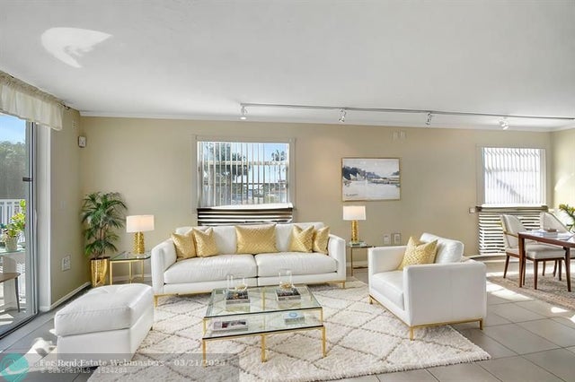 2 of 57 - 689 Ne 6th Court 110, Boynton Beach, FL